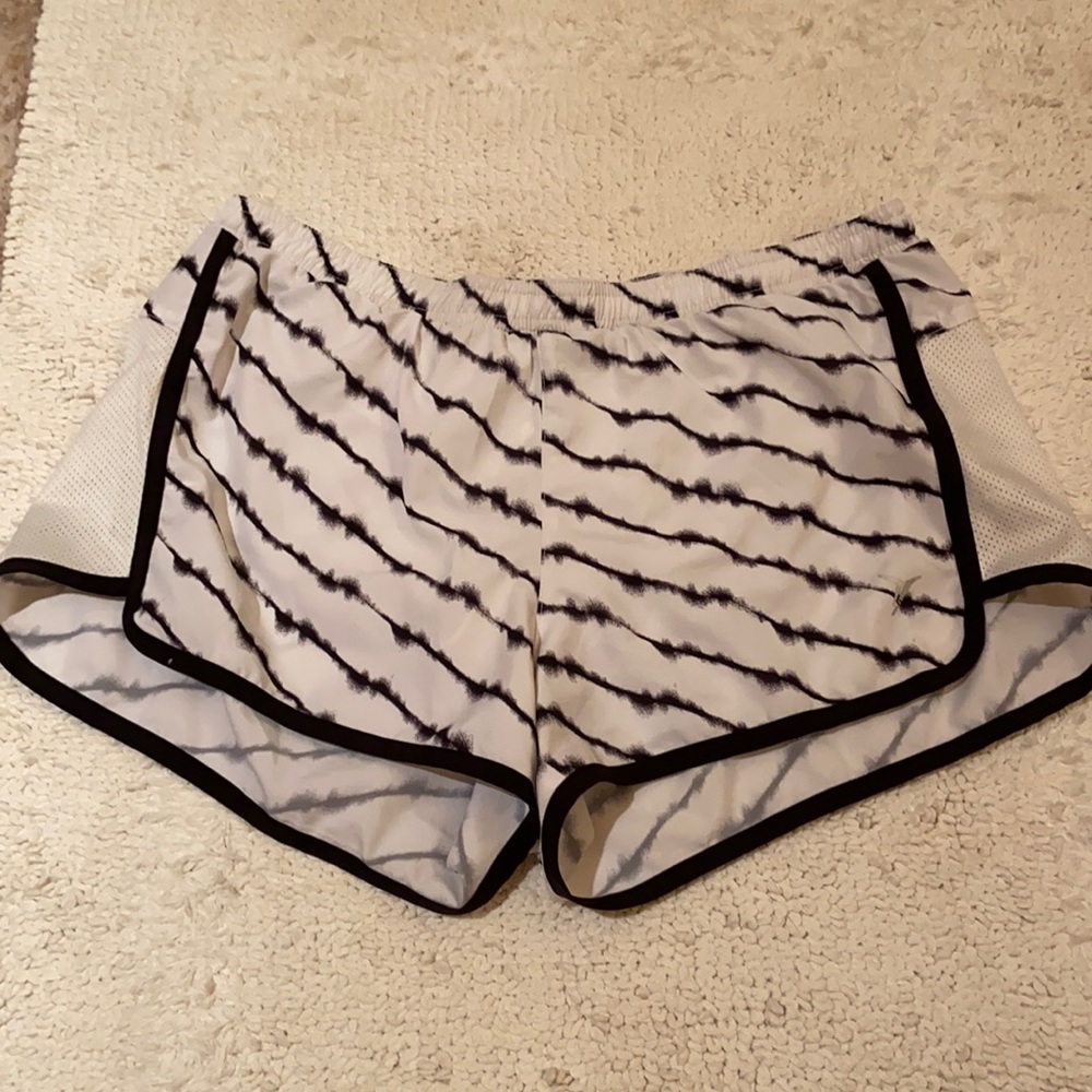 Old Navy Active Shorts Size Small